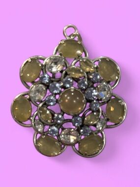 Sabika Garden Party Daisy Crystal Pendant